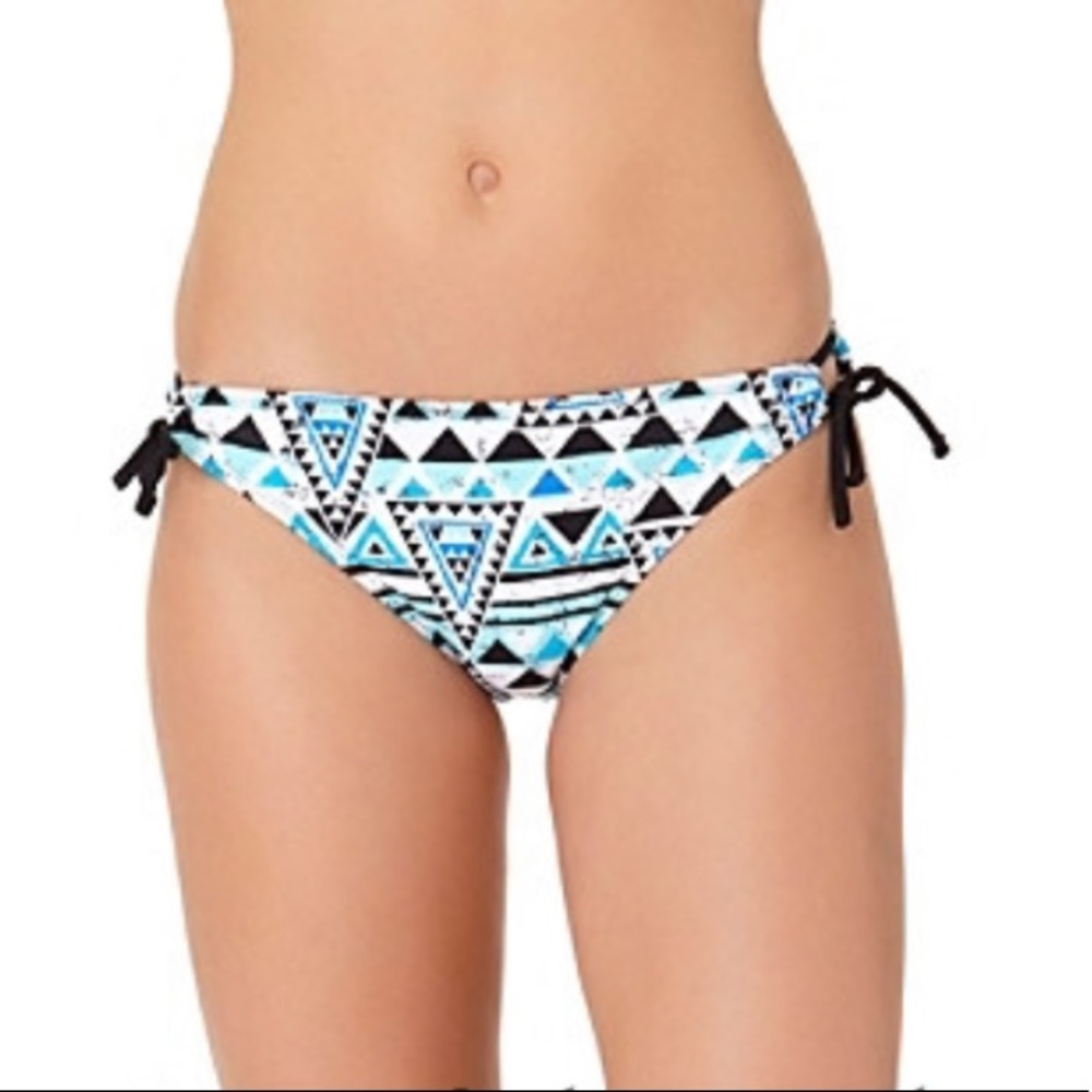 In Mocean Ladies Scoop Keyhole Bottom in Multi